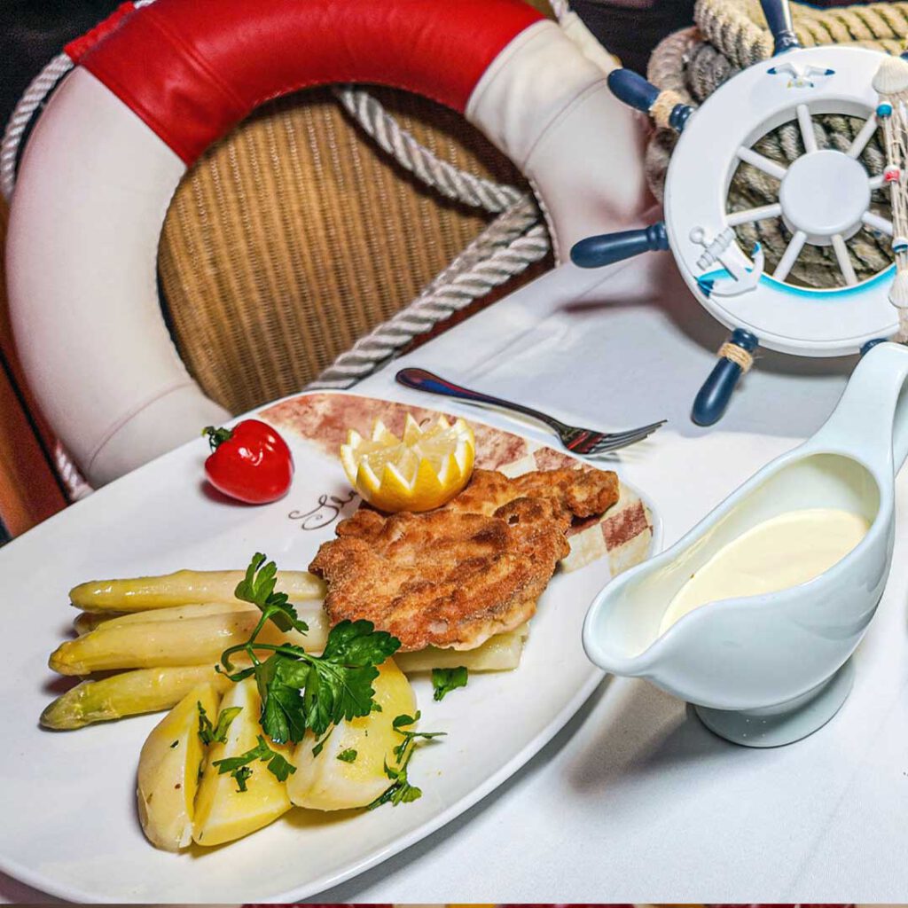 Spargel küsst Erdbeere Schlemmen im Fluss der Jahreszeiten